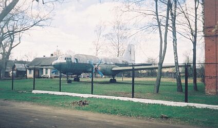 Бегомль, самолет-памятник партизанскому аэродрому