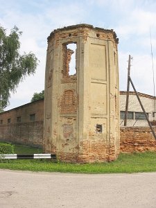 Береза, монастырь: ограда с башнями